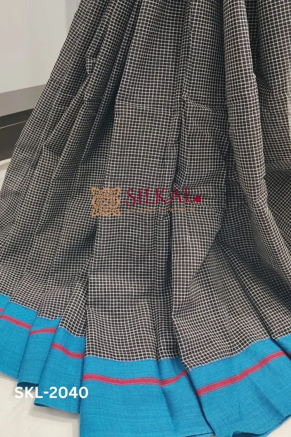 Patteda_Anchu_Checks_With_Plain_Border_Saree_Code-_SKL1668