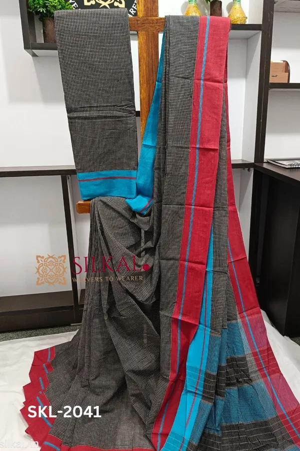 Patteda_Anchu_Checks_With_Plain_Border_Saree_Code-_SKL1396