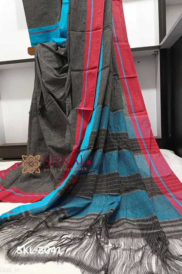 Patteda_Anchu_Checks_With_Plain_Border_Saree_Code-_SKL1396