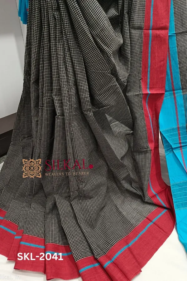 Patteda_Anchu_Checks_With_Plain_Border_Saree_Code-_SKL1396