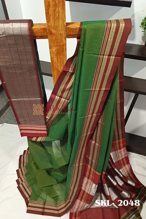 Ilkal_Viscose_Silk_Kaddi_Saree_With_Gomi_Border_Saree_Code-_SKL1375