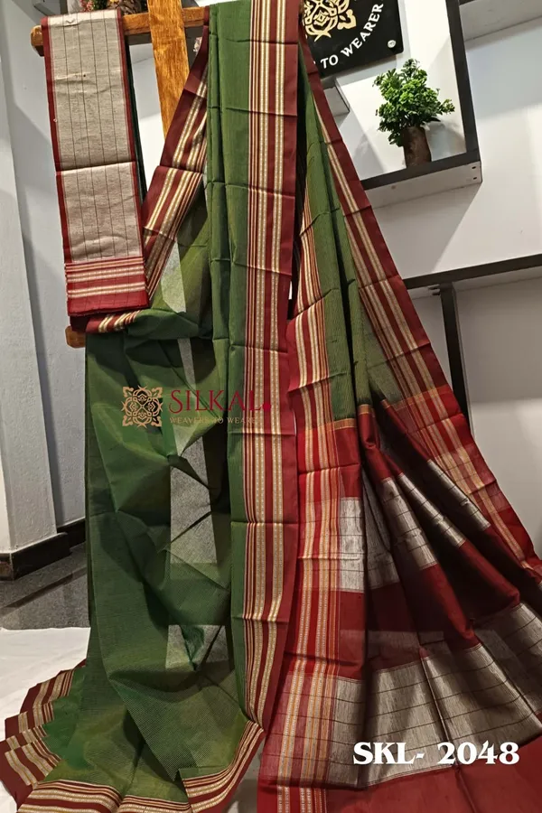 Ilkal_Viscose_Silk_Kaddi_Saree_With_Gomi_Border_Saree_Code-_SKL1375