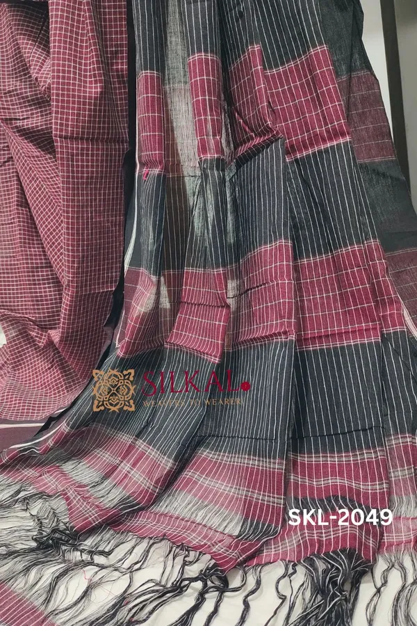 Patteda_Anchu_Checks_With_Plain_Border_Saree_Code-_SKL1398