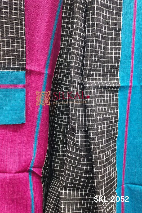 Patteda_Anchu_Checks_With_Plain_Border_Saree_Code-_SKL1684