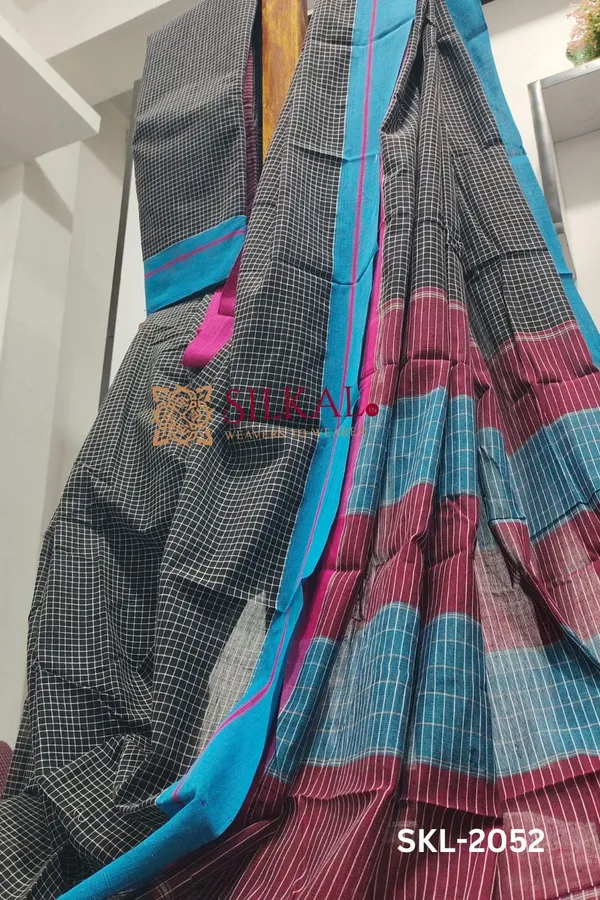 Patteda_Anchu_Checks_With_Plain_Border_Saree_Code-_SKL1684