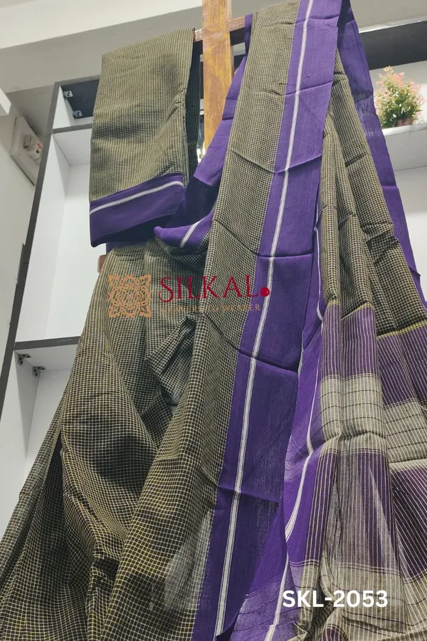 Patteda_Anchu_Checks_With_Plain_Border_Saree_Code-_SKL1140