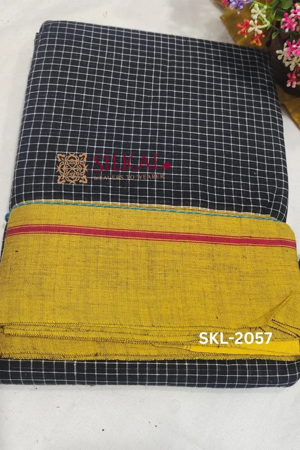 Patteda_Anchu_Checks_With_Plain_Border_Saree_Code-_SKL1402