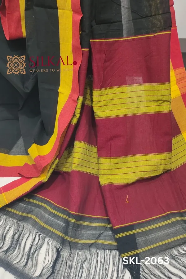 Patteda_Anchu_Checks_With_Plain_Border_Saree_Code-_SKL1685