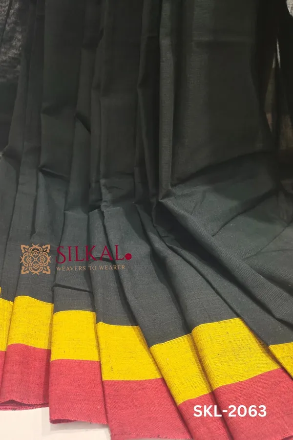 Patteda_Anchu_Checks_With_Plain_Border_Saree_Code-_SKL1685