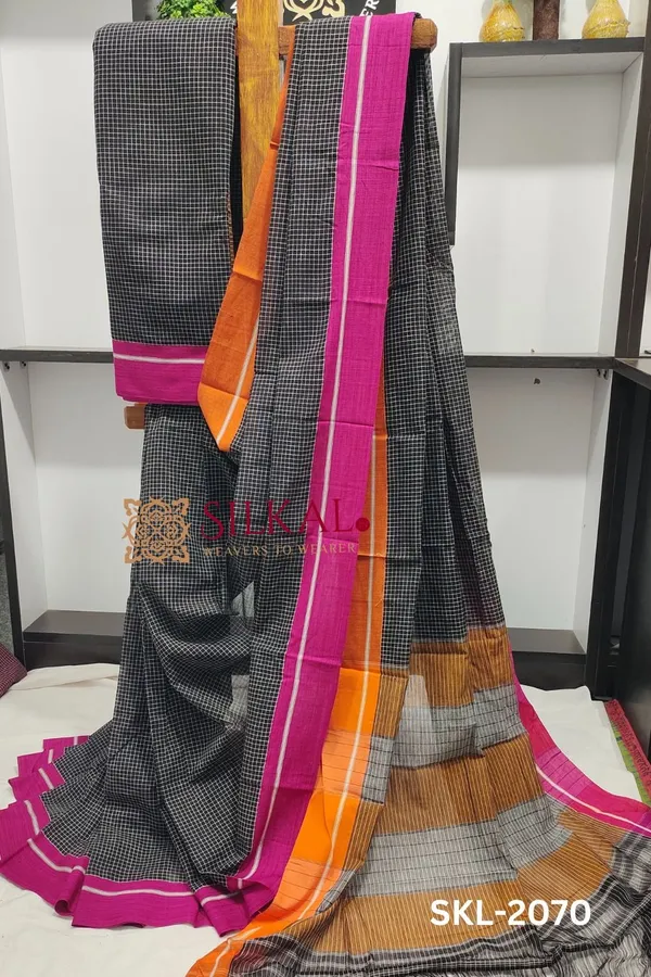 Patteda_Anchu_Checks_With_Plain_Border_Saree_Code-_SKL1020