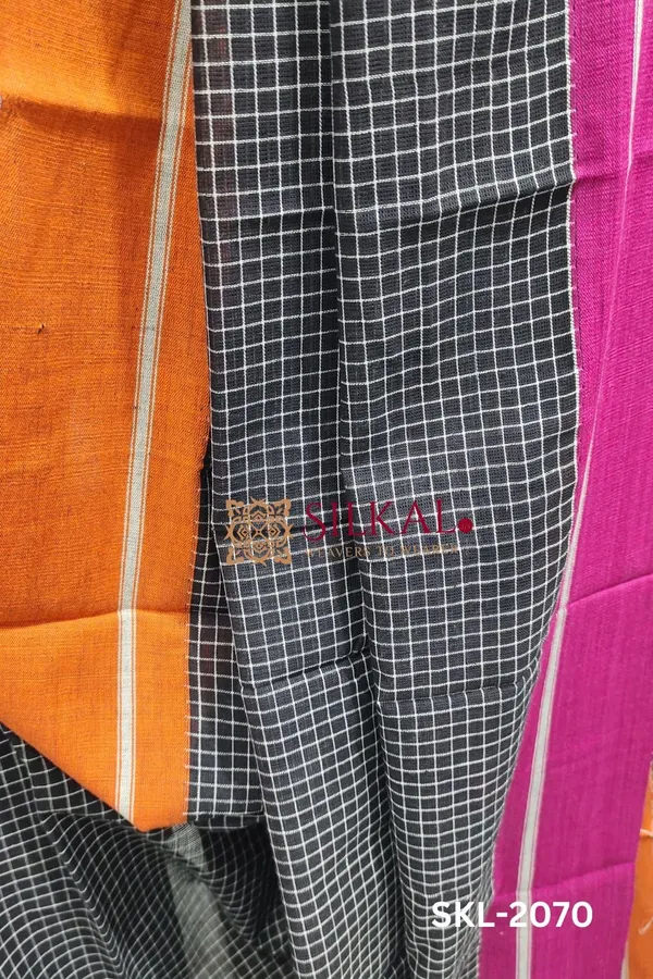 Patteda_Anchu_Checks_With_Plain_Border_Saree_Code-_SKL1020