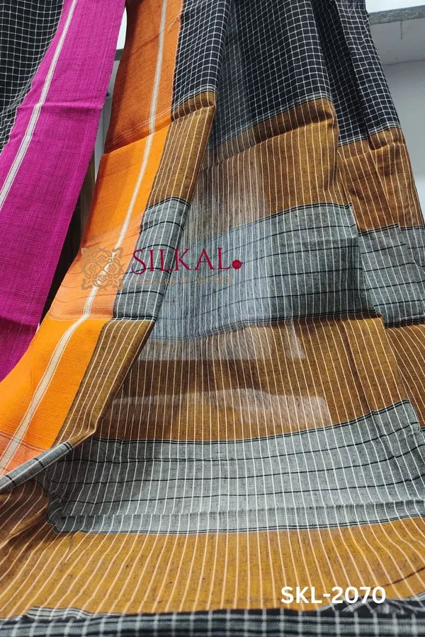 Patteda_Anchu_Checks_With_Plain_Border_Saree_Code-_SKL1020