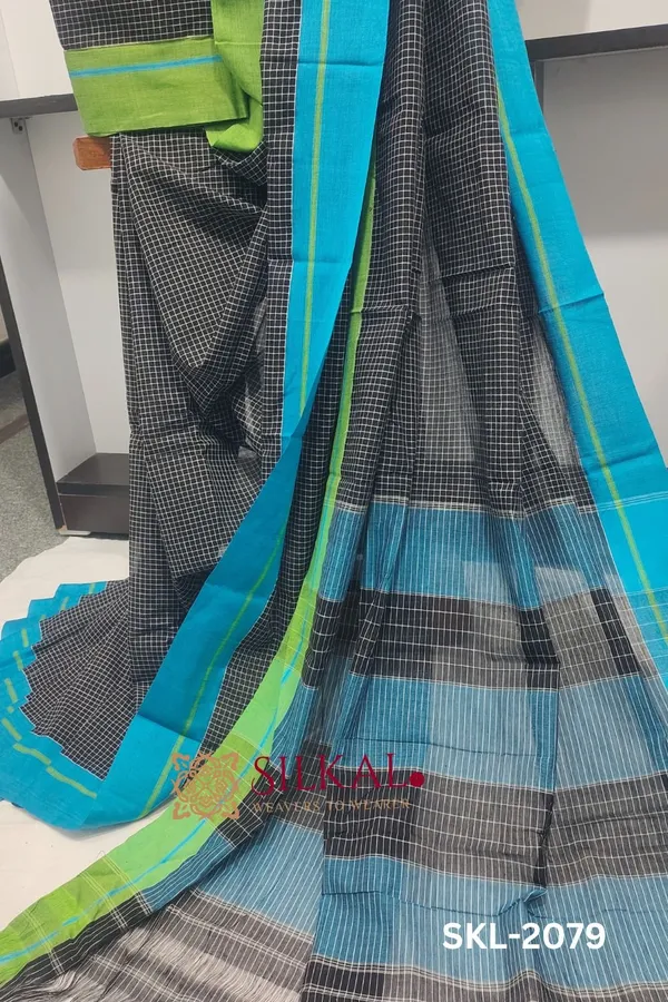Patteda_Anchu_Checks_With_Plain_Border_Saree_Code-_SKL1099