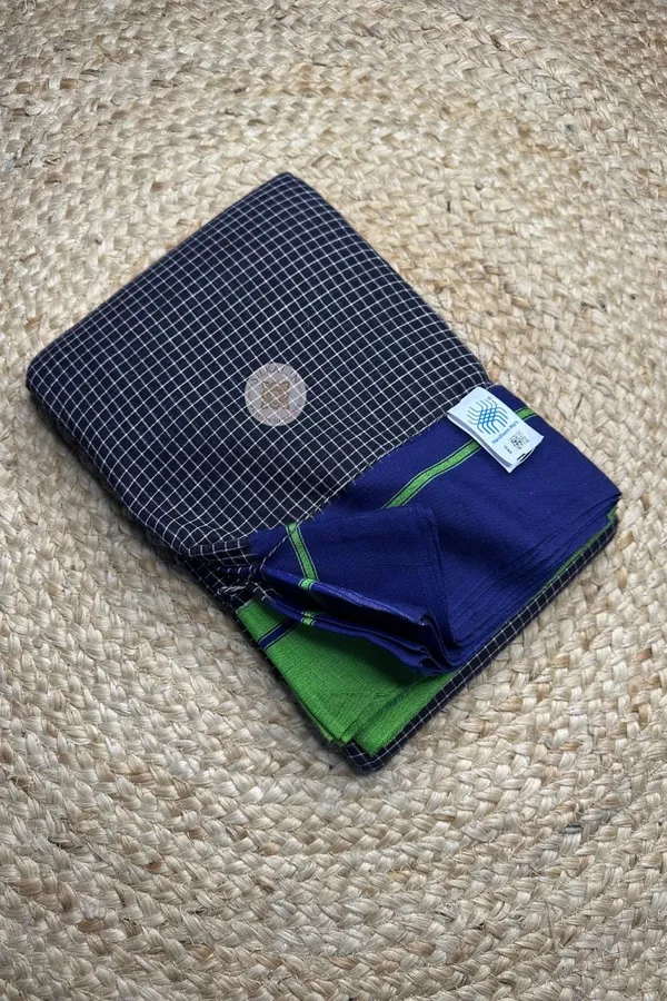 Patteda_Anchu_Checks_With_Plain_Border_Saree_Code-_SKL1332