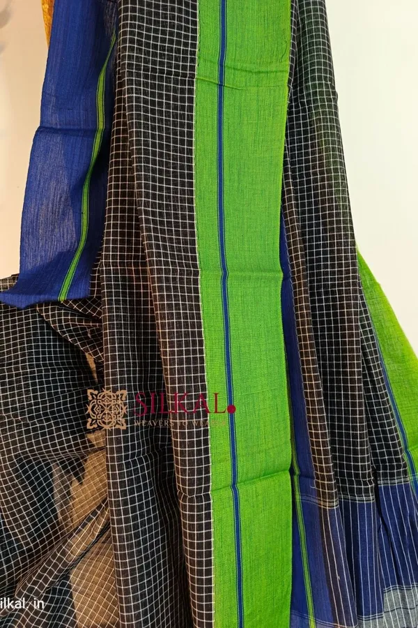 Patteda_Anchu_Checks_With_Plain_Border_Saree_Code-_SKL1332