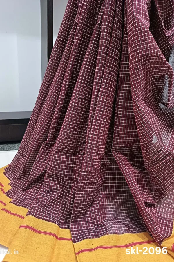 Patteda_Anchu_Checks_With_Plain_Border_Saree_Code-_SKL1335