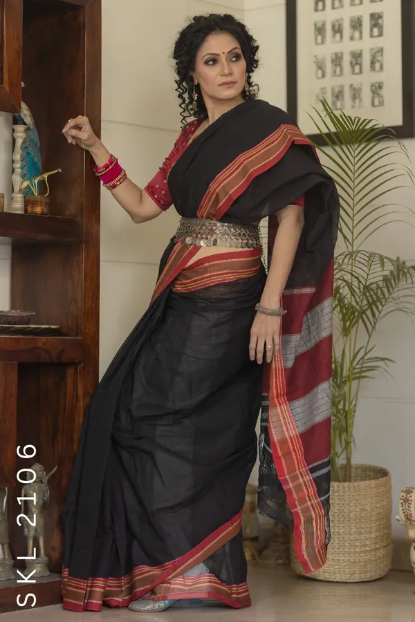 Patteda_Anchu_Pure_Cotton_With_Chikki_Paras_Border_Saree_Code-_SKL1175