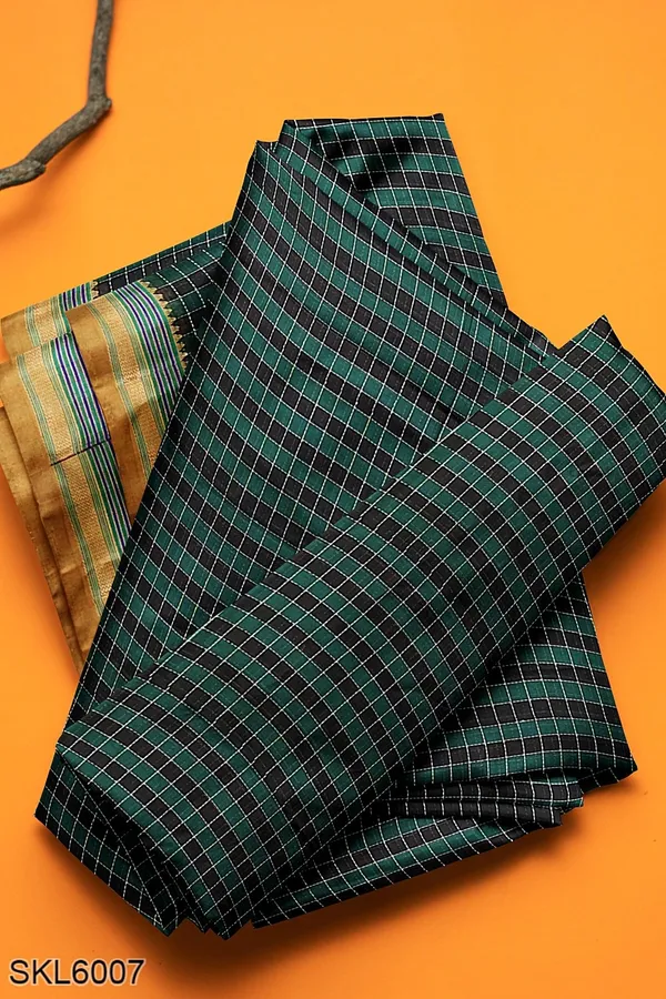 Ilkal_Cotton_Small_Checks_Saree_With_Thoda_Paras_Border_Saree_Code-_SKL1675