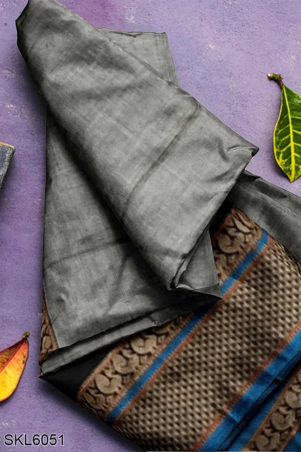Narayan_Peth_Plain_Cotton_Saree_With_Patti_Pallu_Saree_Code-_SKL1676