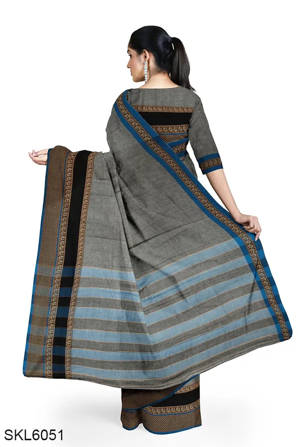 Narayan_Peth_Plain_Cotton_Saree_With_Patti_Pallu_Saree_Code-_SKL1676