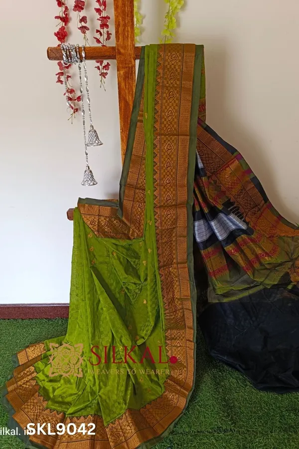New_Design_Iilkal_Soft_Silk_Saree_Saree_Code-_SKL1534