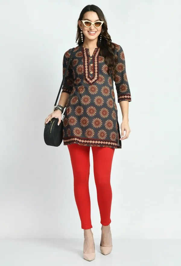 V&M_Red_Women_Cotton_Slim_Fit_Ankle-Length_Leggings