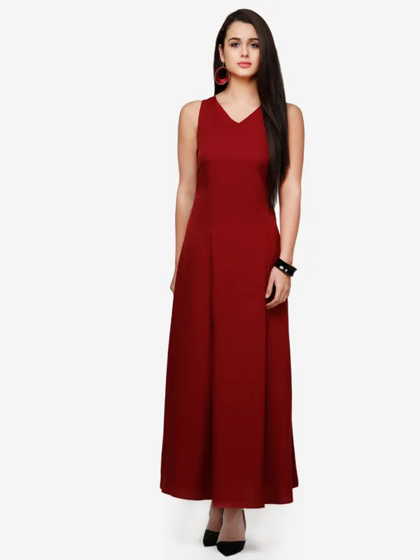 Maroon_Solid_V-Neck_Sleeveless_A-Line_Long_Maxi_Dress_For_Women