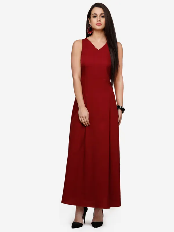 Maroon_Solid_V-Neck_Sleeveless_A-Line_Long_Maxi_Dress_For_Women