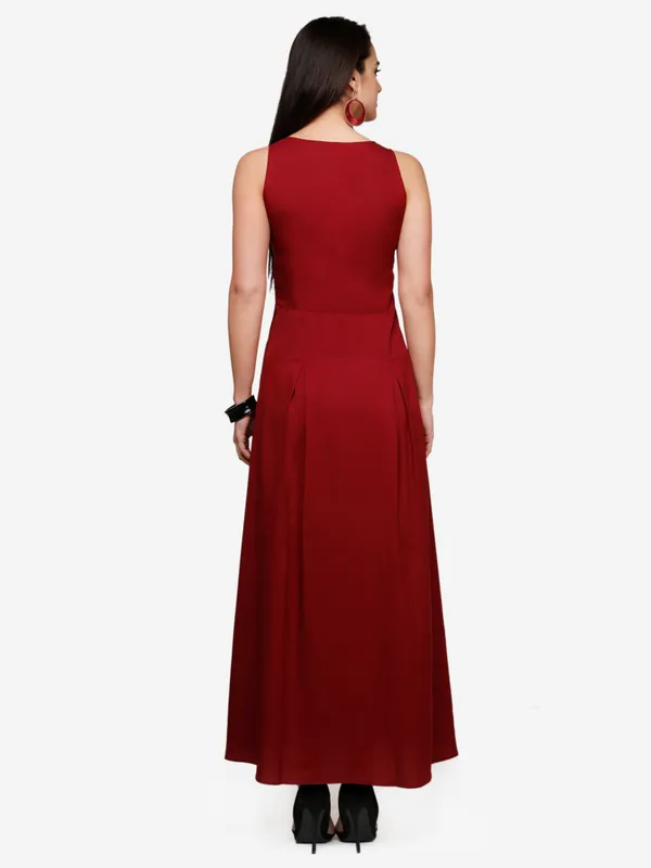 Maroon_Solid_V-Neck_Sleeveless_A-Line_Long_Maxi_Dress_For_Women