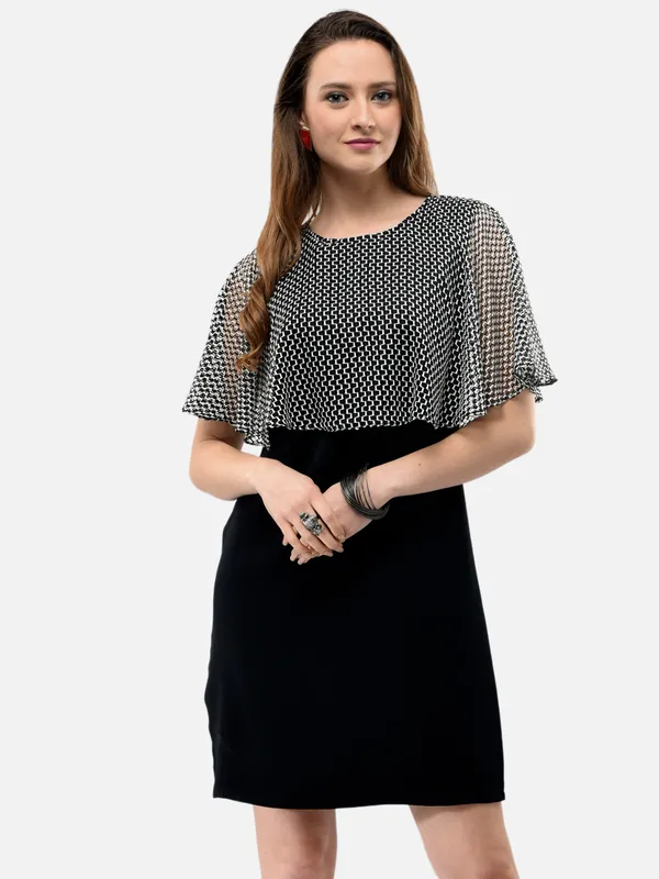 Black-White_Lace_Cape_Sleeves_Shift_Dress_For_Women