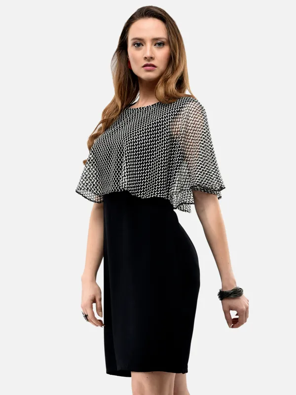 Black-White_Lace_Cape_Sleeves_Shift_Dress_For_Women