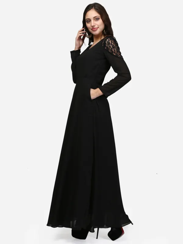 Black_Full_Sleeves_V-Neck_Indo_Western_Flared_Party_Wear_Gown_With_Pockets