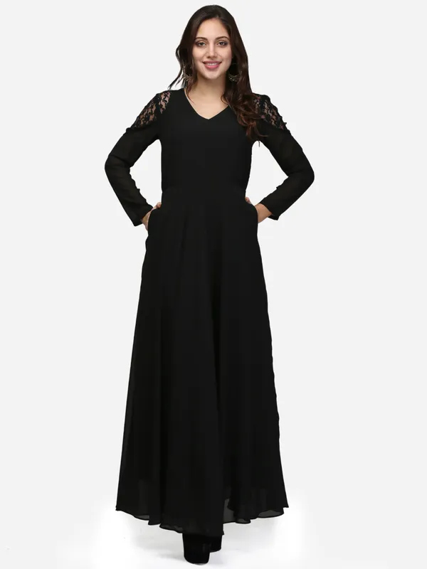 Black_Full_Sleeves_V-Neck_Indo_Western_Flared_Party_Wear_Gown_With_Pockets
