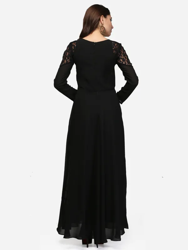 Black_Full_Sleeves_V-Neck_Indo_Western_Flared_Party_Wear_Gown_With_Pockets