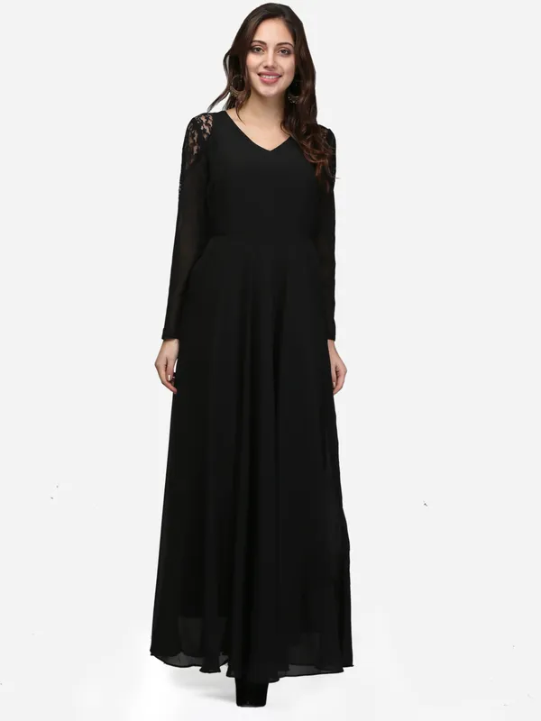 Black_Full_Sleeves_V-Neck_Indo_Western_Flared_Party_Wear_Gown_With_Pockets