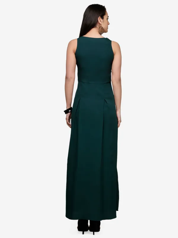 Green_Solid_V-Neck_Sleeveless_A-Line_Long_Maxi_Dress_For_Women