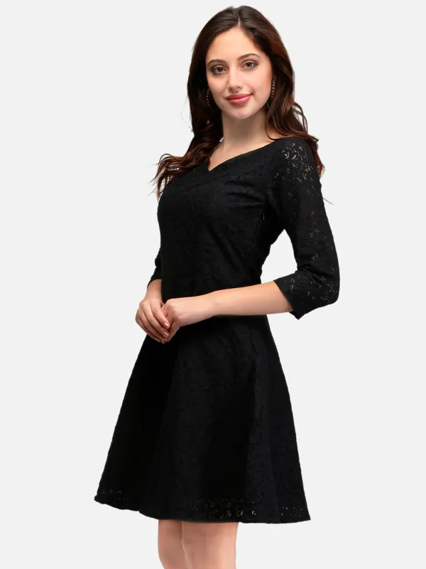 Black_Sweetheart_Neckline_Fit_&_Flare_Empire_Waist_Lace_Dress