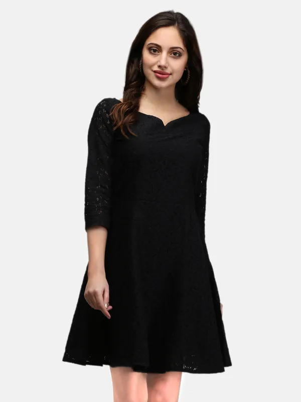 Black_Sweetheart_Neckline_Fit_&_Flare_Empire_Waist_Lace_Dress