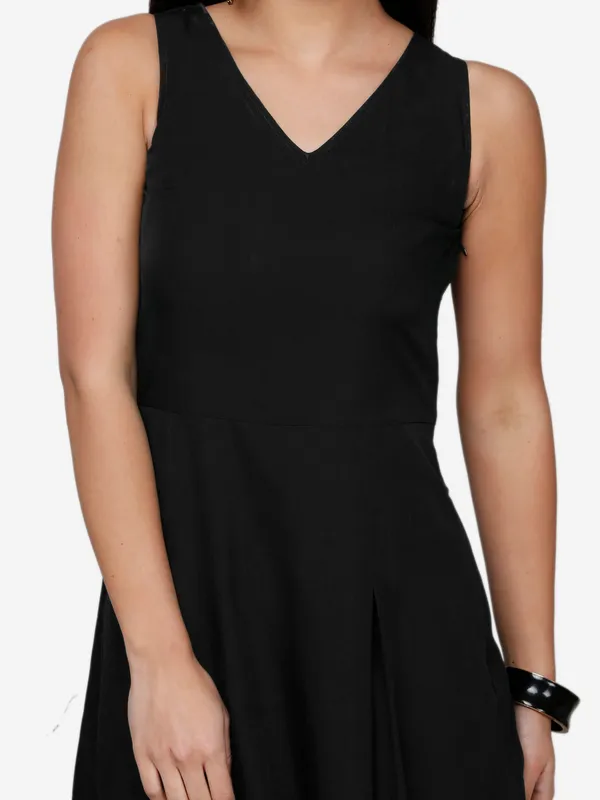 Black_Crepe_Dress_For_Women