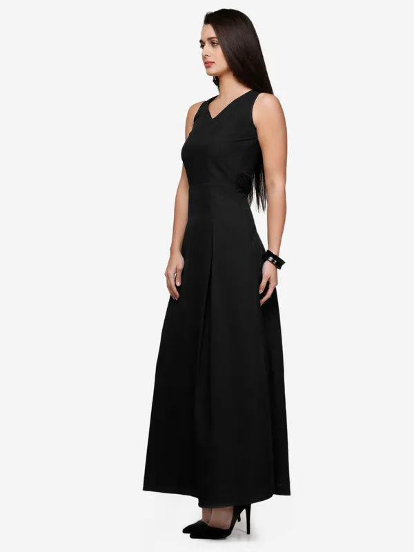 Black_Crepe_Dress_For_Women