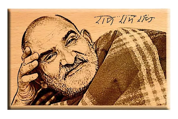 Brown_Baba_Neemb_Karoli_Wooden_Engraved_Photo_Frame/_Idol_For_Home,_Office_Temple/_Desk_(6_X_4_In)