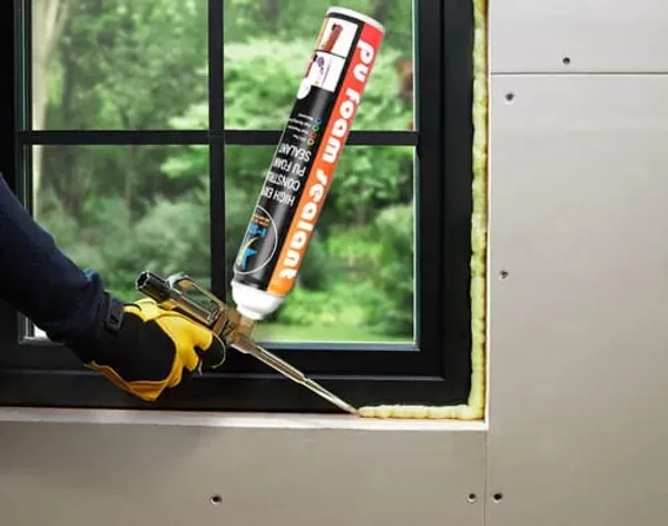 White_Pu_Foam_Sealant