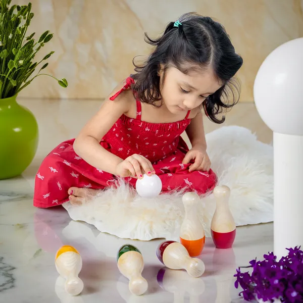 Multicolour_Wooden_Bowling_Pins_Toy_For_Kids