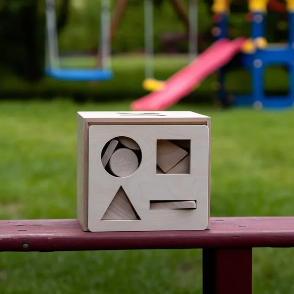 Beige_Wooden_Geometry_Shape_Puzzle_Toy_For_Kids