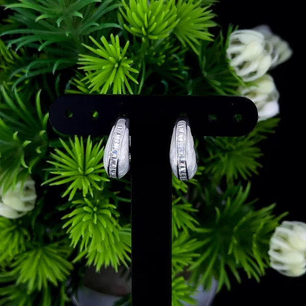 Aurora_Silver_Luxe_Hoop_Earrings
