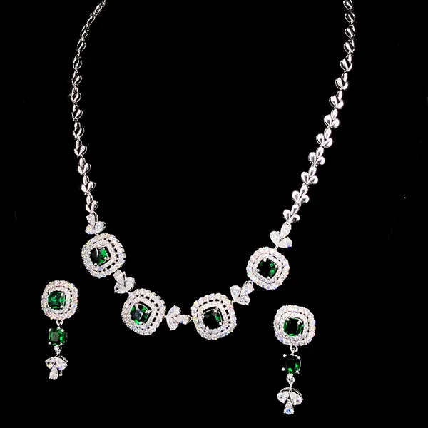 Elegant_Emerald_Green_Necklace_&_Earring_Set_With_Cz_Diamonds