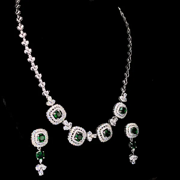 Elegant_Emerald_Green_Necklace_&_Earring_Set_With_Cz_Diamonds
