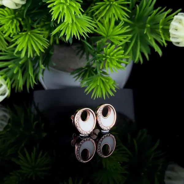 Luna_Glow_Enamel_Circle_Stud_Earrings