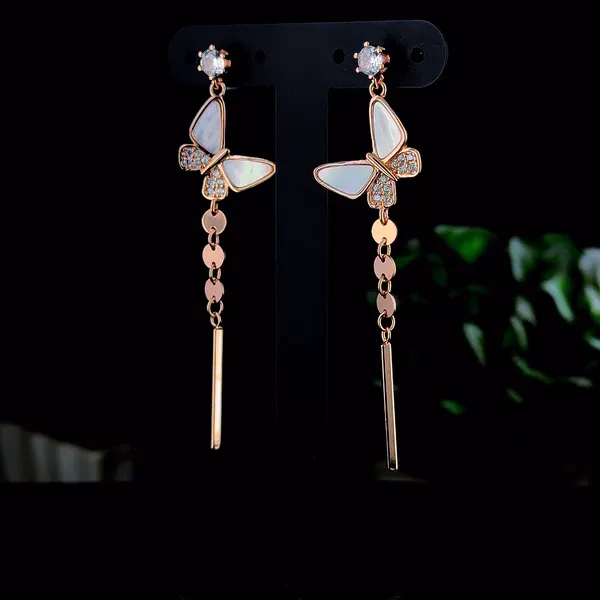 Pearl_Glow_Butterfly_Drop_Earrings