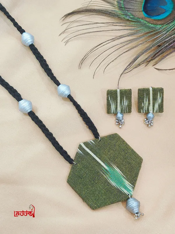 Olive_Handloom_Hand_Painted_Premium_&_Elegant_Long_Necklace_Set_For_Women_&_Girls
